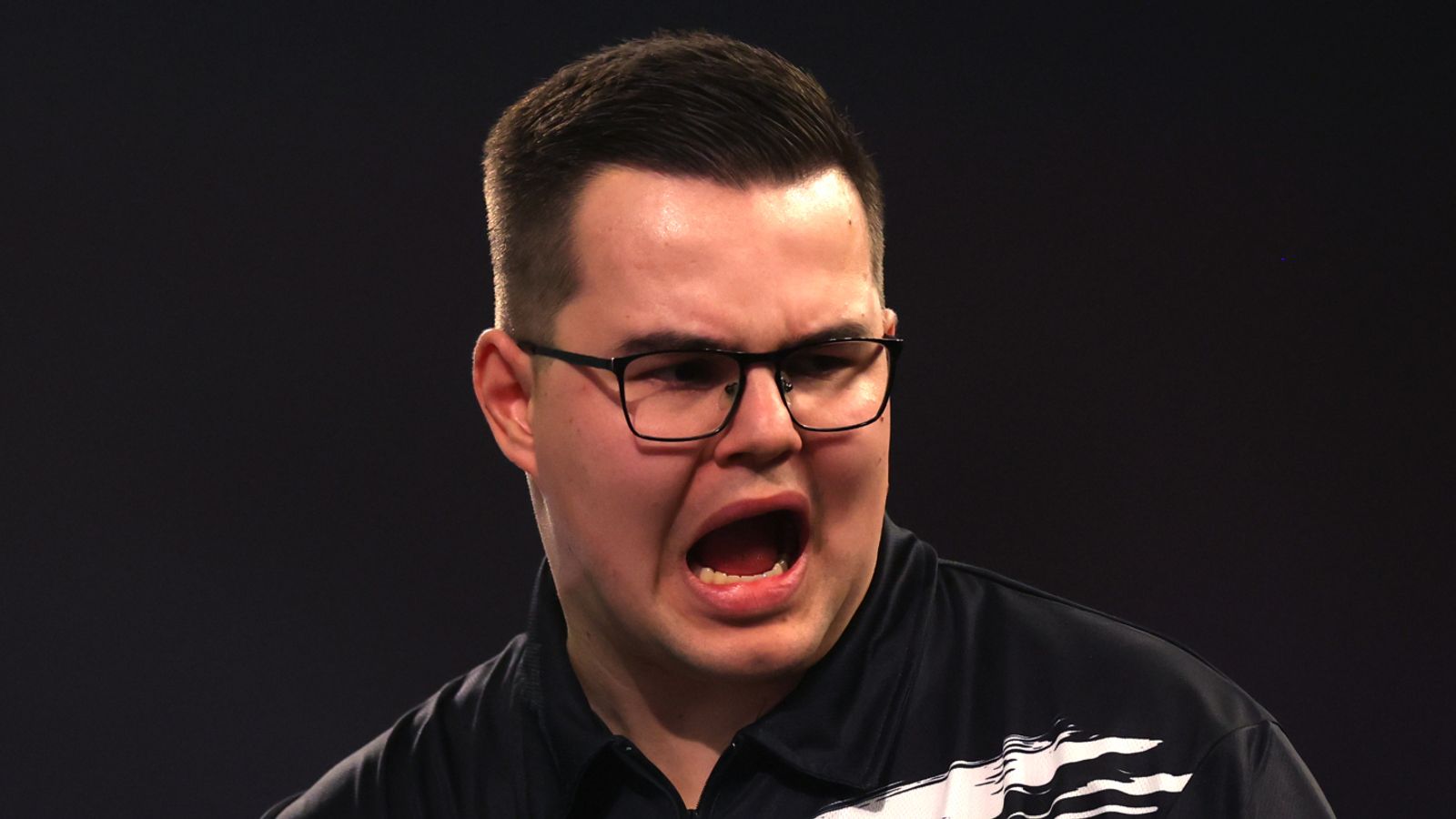 World Darts Championship 2026: Luke Humphries dumped out by Gian van Veen as Luke Littler sails through to semi-finals