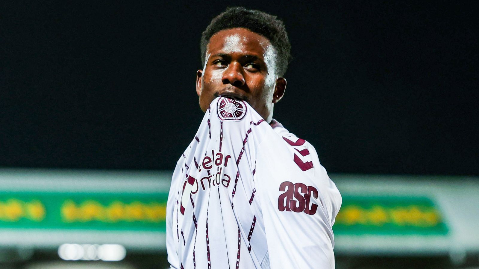 Dundee Utd 0-3 Hearts: Landry Kabore double sends the Jambos seven points clear at top of Scottish Prem