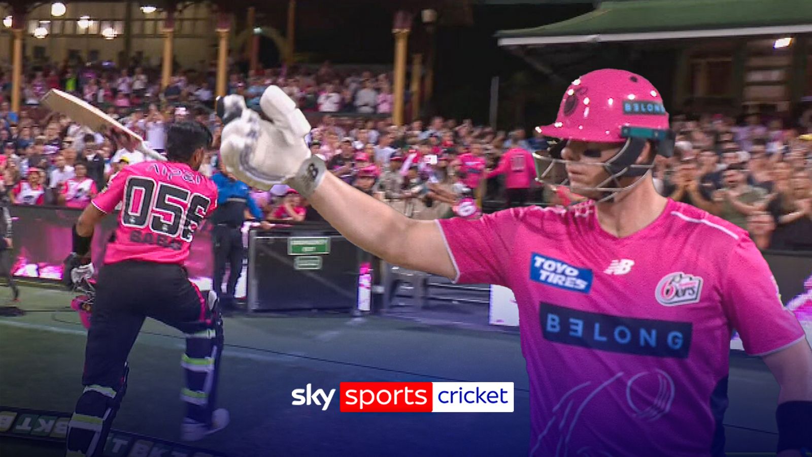 BBL: Steve Smith refuses run to smash 32 runs in over before team-mate Babar Azam lashes out!