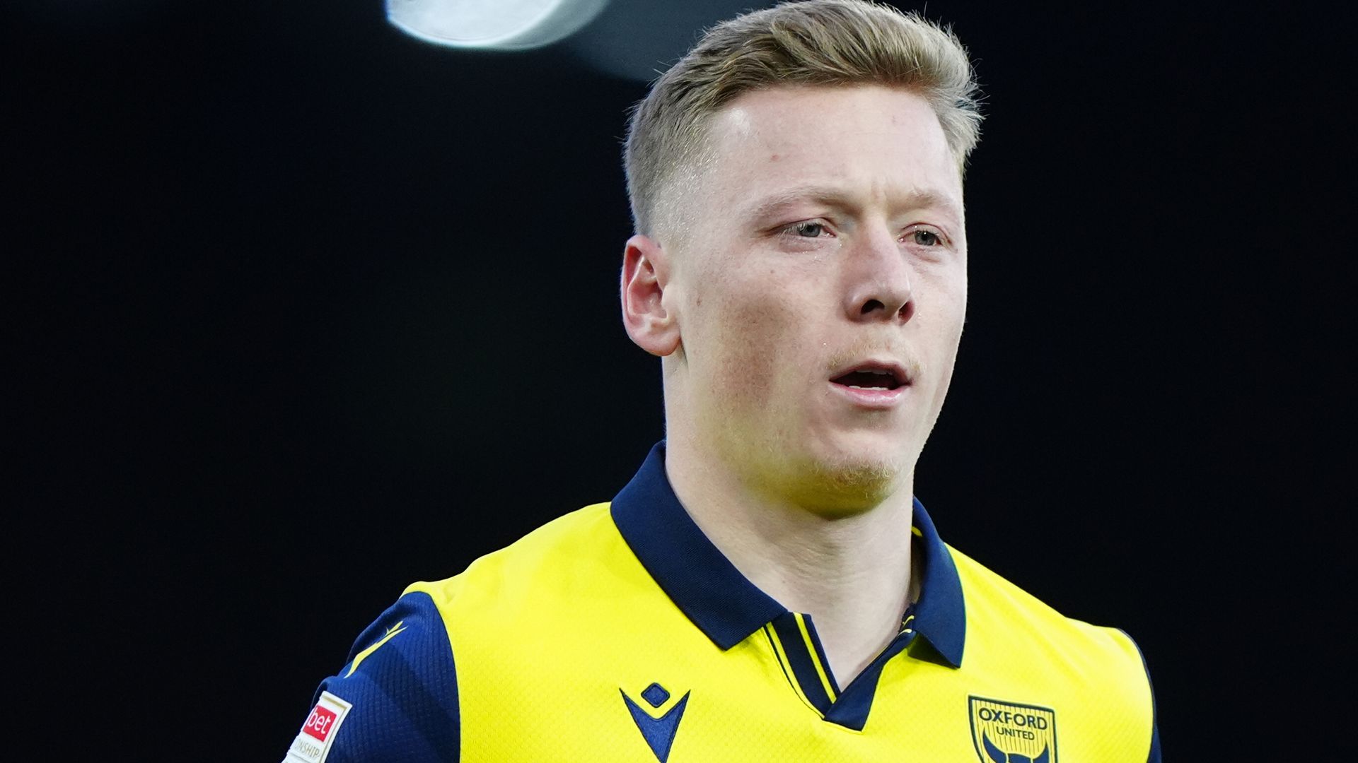 Bloomfield begins Oxford tenure with a point