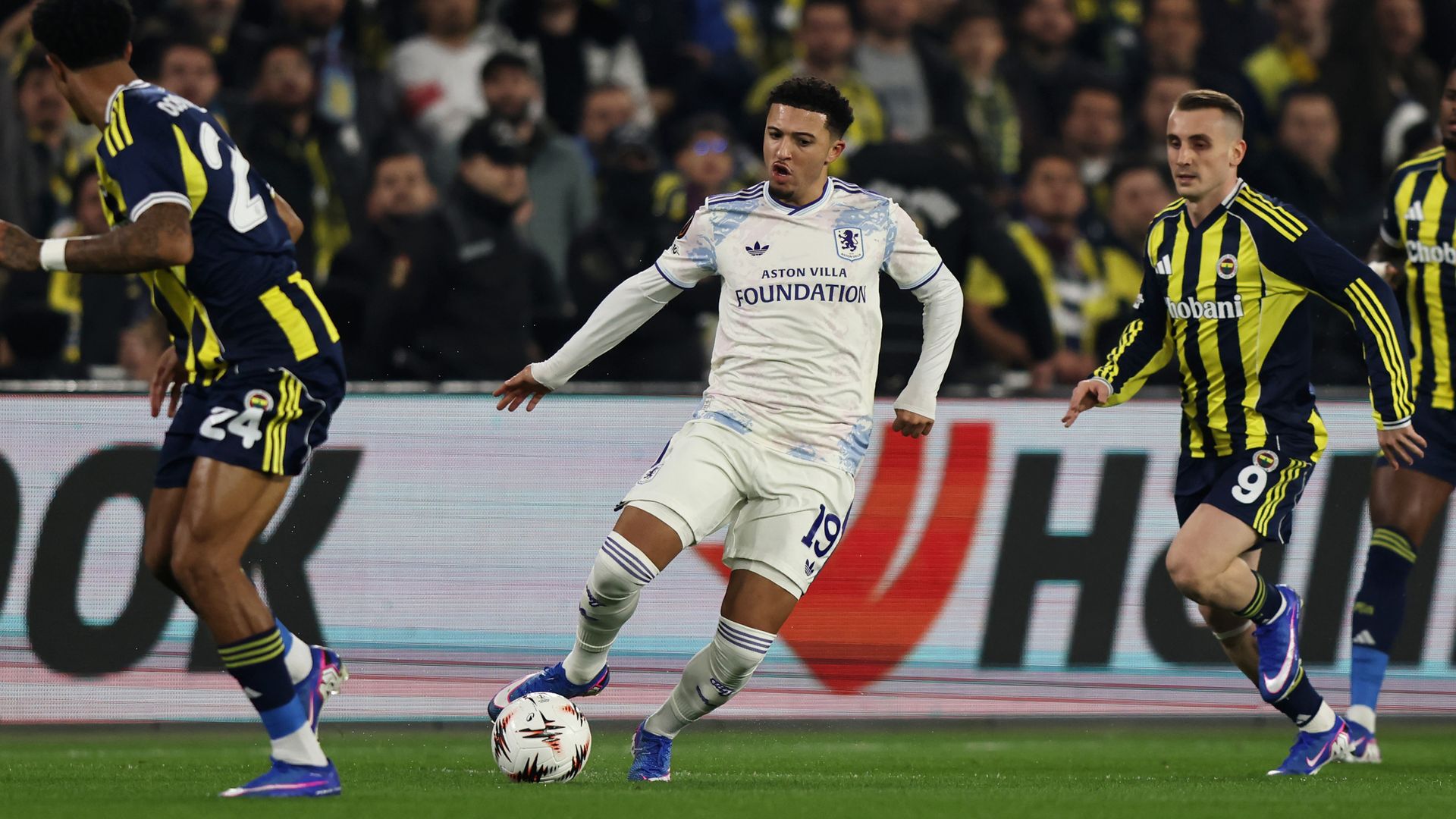 Sancho gives Aston Villa lead at Fenerbahce LIVE!