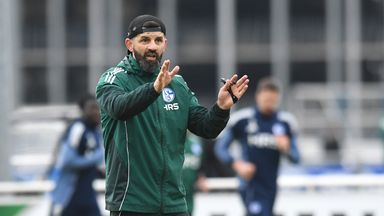 Miron Muslic issues instructions on the training ground at Schalke