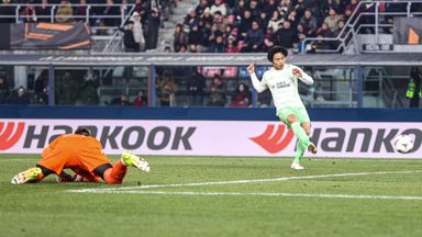 BOLOGNA, ITALY - JANUARY 22: Rio hands Celtic score 1-0 during the UEFA Europa League 2025/26 League Phase MD7 match between Bologna and Celtic at Stadio Renato Dall'Ara on January 22, 2026 in Italy. (Photo by Craig Williamson / SNS Group)