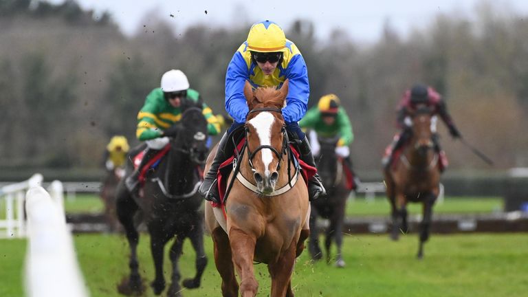 Bambino Fever and Paul Townend win the Download The Tote App Mares Maiden Hurdle.