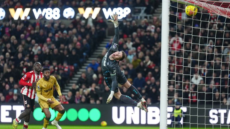 Brian Brobbey puts Sunderland 2-1 up