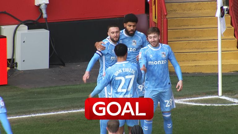 Charlton vs Coventry: Ellis Simms sweeps home early opener for Coventry