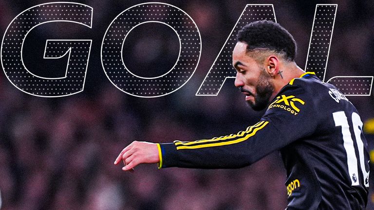 Cunha scores a goal against Arsenal for Man Utd