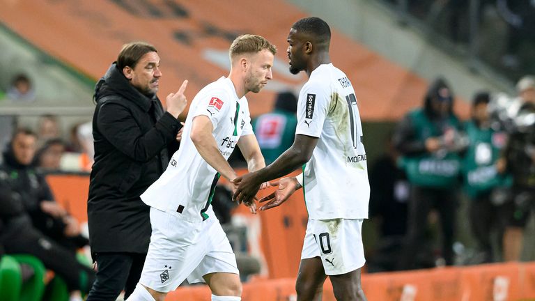 Daniel Farke played a key role in the development of Marcus Thuram (r) at Borussia Monchengladbach