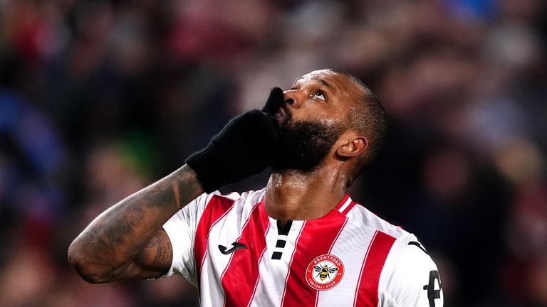 Brentford's Igor Thiago celebrates his goal