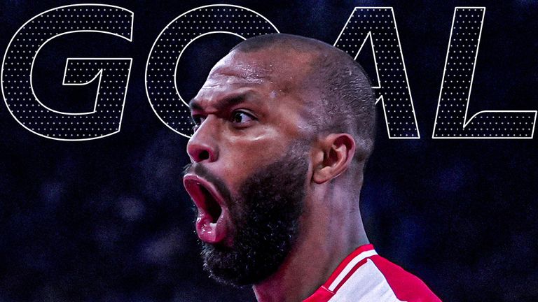 Igor Thiago hat-trick