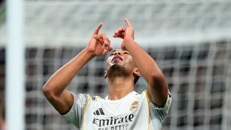 Real Madrid's Jude Bellingham celebrates his side's sixth goal during the Champions League opening phase soccer match between Real Madrid and Monaco in Madrid on Tuesday, Jan. 20, 2026. (AP Photo/Jose Breton)