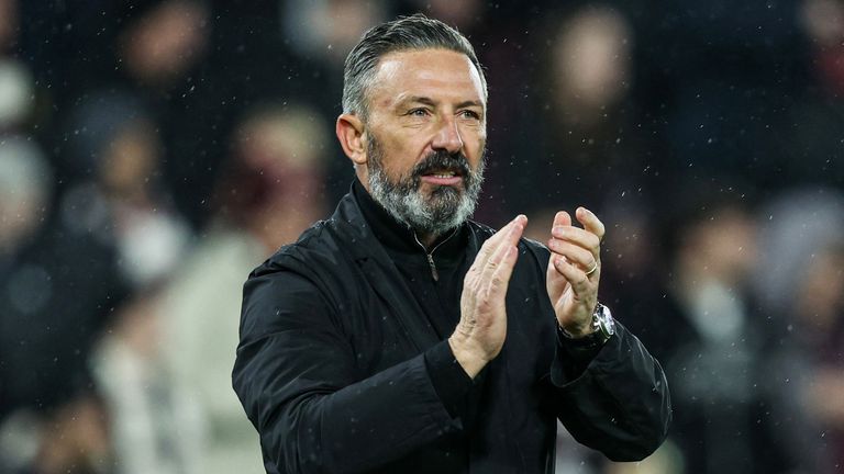 EDINBURGH, SCOTLAND - JANUARY 25: Hearts Head Coach Derek McInnes celebrates at full time during a William Hill Premiership match between Heart of Midlothian and Celtic at Tynecastle Park, on January 25, 2026, in Edinburgh, Scotland. (Photo by Ross Parker / SNS Group)