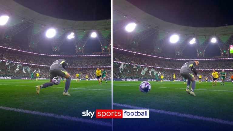 Al-Ahli Saudi vs Al Nassr: 'Horrible moment!' | Keeper suffers HOWLER when nutmegged by striker