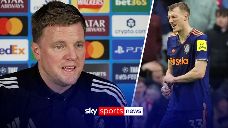 Newcastle United's Dan Burn reacts after being substituted off following an injury during the Premier League match at the Stadium of Light, Sunderland. Picture date: Sunday December 14, 2025.