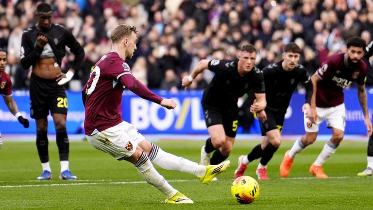 Jarrod Bowen scores a penalty to double West Ham's lead against Sunderland
