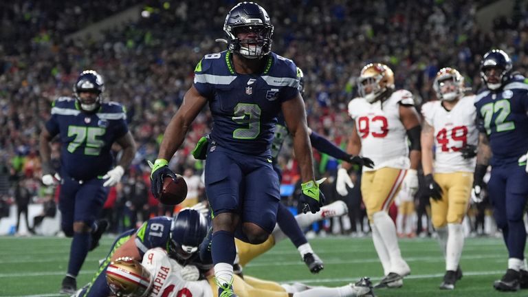 Seattle Seahawks running back Kenneth Walker III scores a touchdown (AP Photo/Lindsey Wasson)