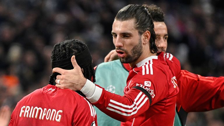 Dominik Szoboszlai festeggia con Jeremie Frimpong