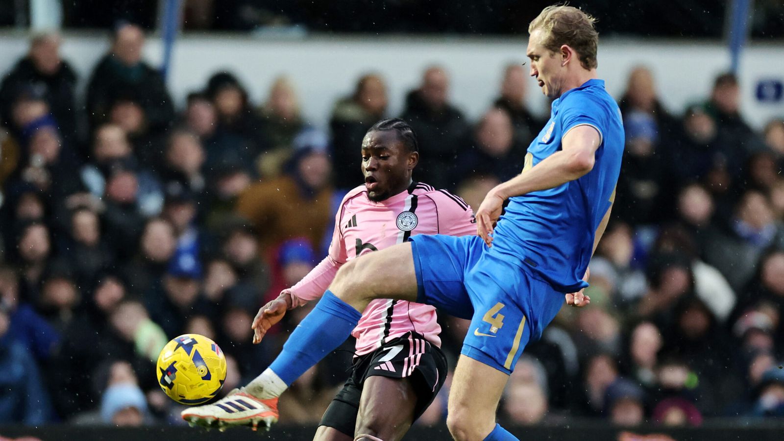 Birmingham City 2-1 Leicester City: Jay Stansfield scores Blues winner against 10-player Foxes