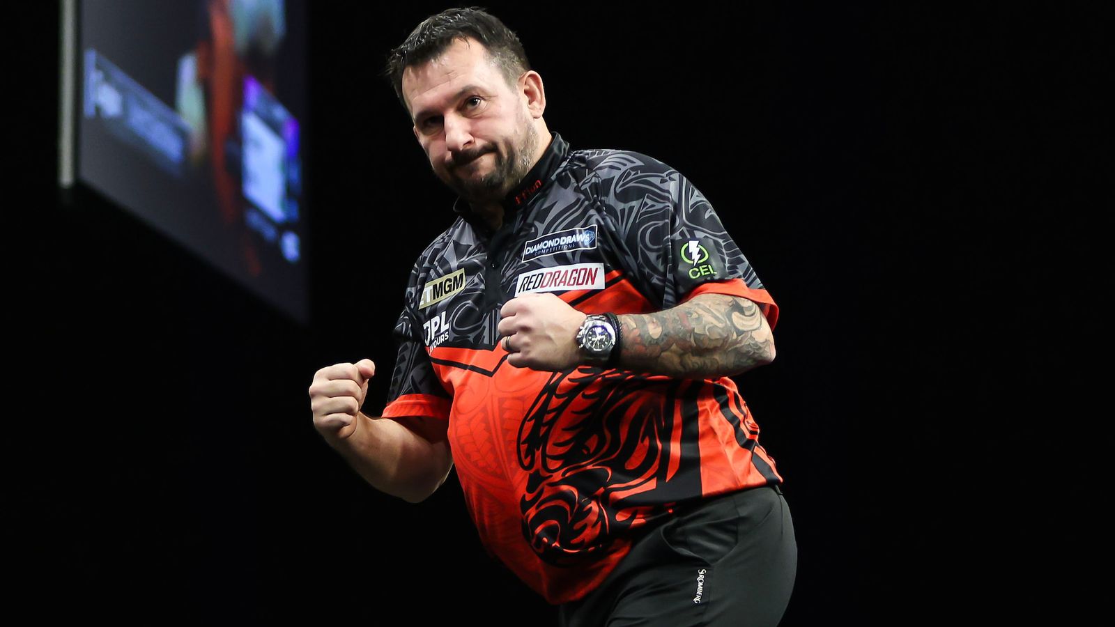 Premier League Darts: Jonny Clayton wint in Glasgow na overwinning op Gian van Veen, Luke Littler en Gerwyn Price | Dartnieuws