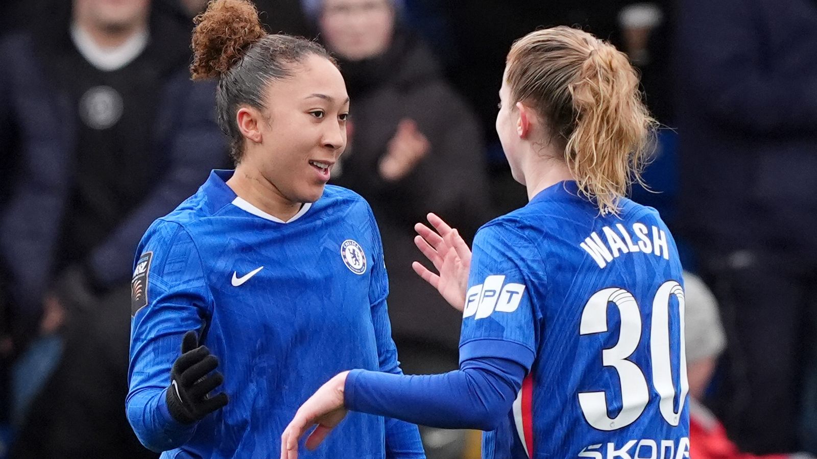Chelsea verslaat Liverpool, comeback Man Utd verslaat London City Lionesses terwijl Spurs Aston Villa verslaan – WSL roundup | Voetbalnieuws