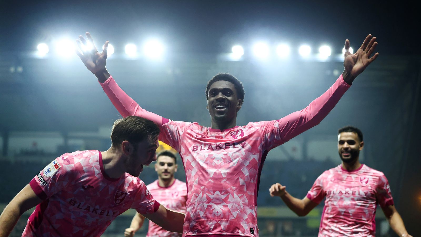 Oxford 0-3 Norwich: Mohamed Toure scores hat-trick as Canaries claim big away win to continue fine form