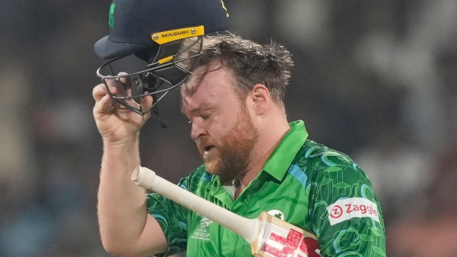 Paul Stirling is uitgesloten van de rest van het WK T20 vanwege een knieblessure opgelopen tijdens de wedstrijd in Australië | Cricketnieuws