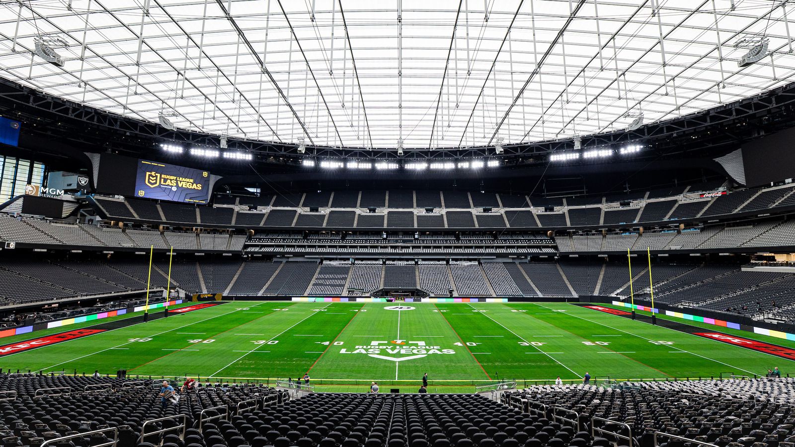 Leeds Rhinos vs Hull KR: Het is tijd om aan de slag te gaan met de Super League in Las Vegas nadat de lichten aangaan en het blitse evenement | Rugby League-nieuws