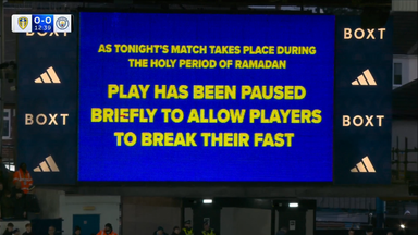 Messages were displayed on-screen explaining why there was the break in play