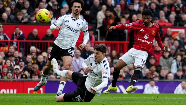 Man Utd make positive start vs Fulham LIVE! & highlights