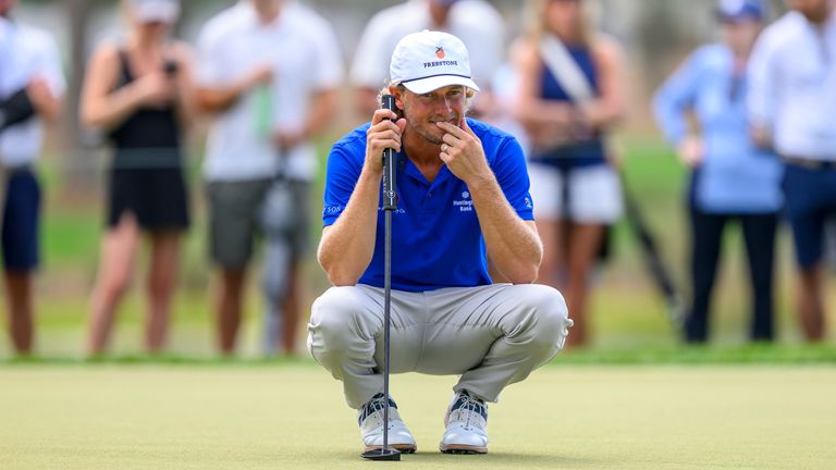 Austin Smotherman degli Stati Uniti allinea il suo putt (Foto di Doug Murray/Icon Sportswire) (Icon Sportswire tramite AP Images)