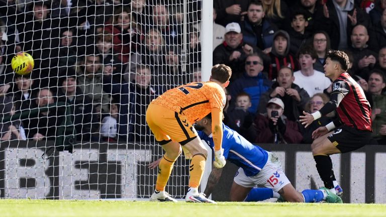 Evanilson equalises for Bournemouth