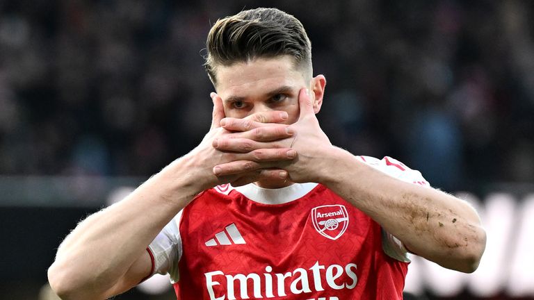 Viktor Gyoekeres of Arsenal celebrates scoring his team's second goal