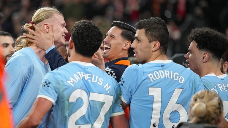 Manchester City have moved within four points of Arsenal