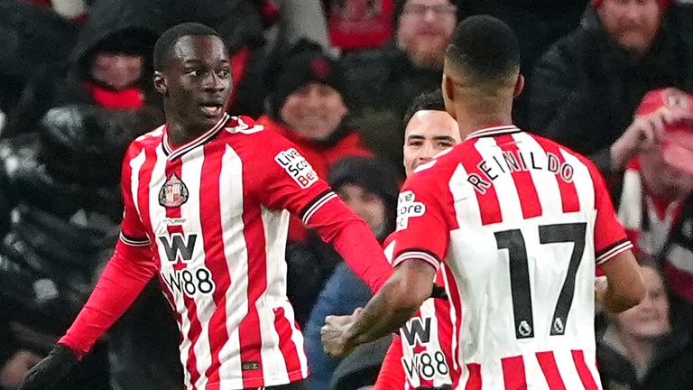 Sunderland's Habib Diarra (left) celebrates scoring 