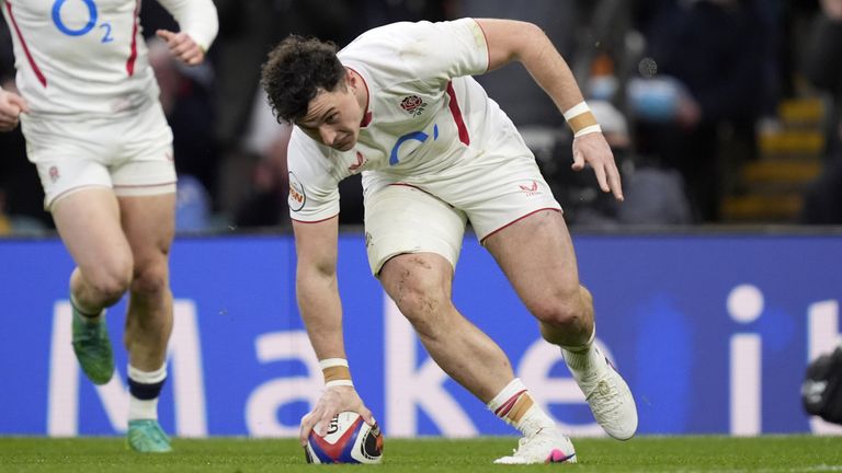 Henry Arundell scores England's first try against Wales