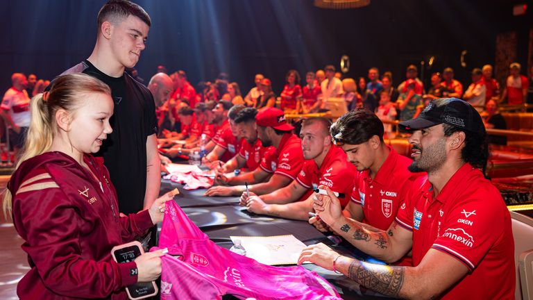 Hull KR fan signing in Las Vegas 2026