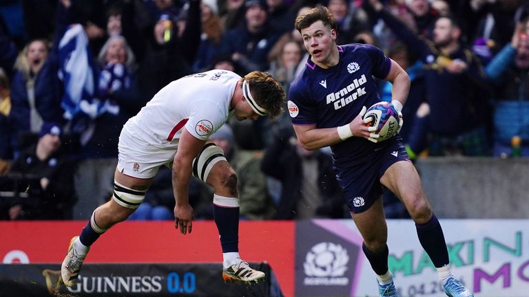 Huw Jones anotó el primer try de Escocia