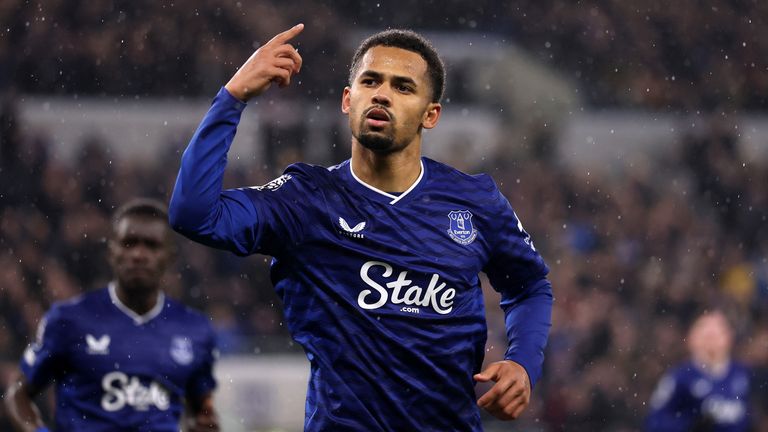 Iliman Ndiaye of Everton celebrates scoring