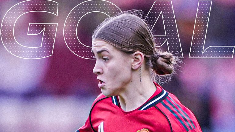 Jess Park scores for Man Utd against London City