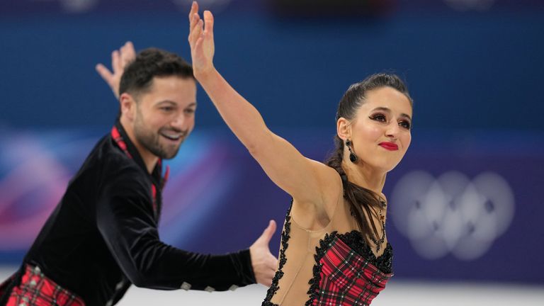 British figure skaters Fear and Gibson miss out on Olympic medal