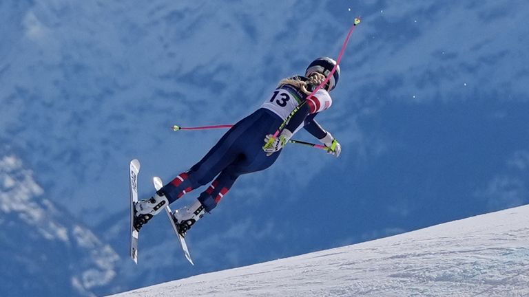 United States' Lindsey Vonn crashes during an alpine ski women's downhill race, at the 2026 Winter Olympics, in Cortina d'Ampezzo, Italy, Sunday, Feb. 8, 2026. (AP Photo/Jacquelyn Martin)