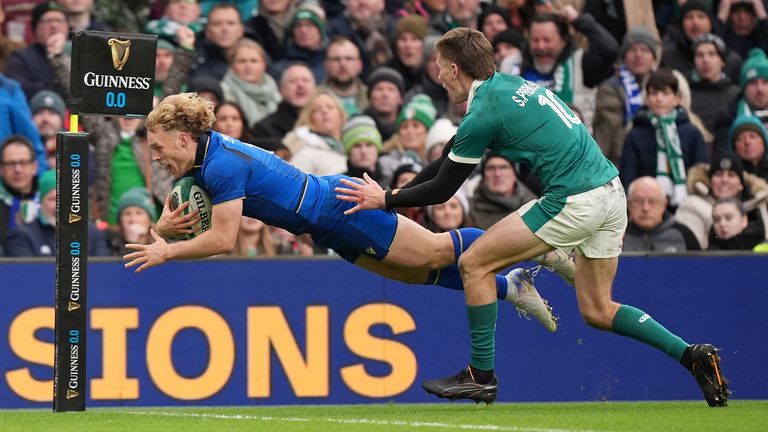 Louis Lynagh appeared to have scored Italy's second try for another lead, but it was ruled out for a forward pass