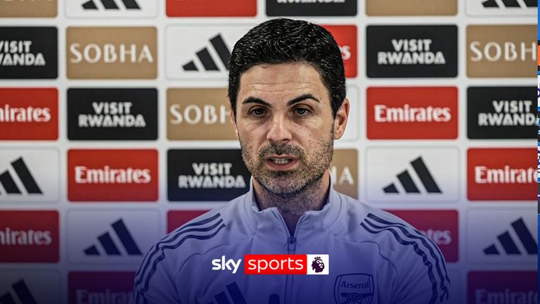 Mikel Arteta 'happy' to sign autographs but raises awareness of security