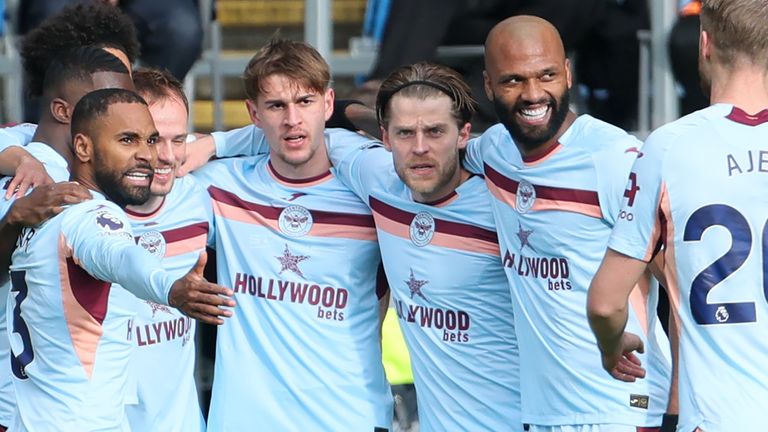 Brentford's Mikkel Damsgaard celebrates his goal with team-mates