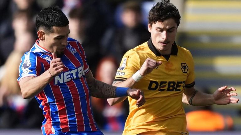 Daniel Munoz and Hugo Bueno battle for the ball