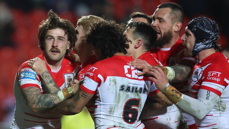 जो शॉरॉक्सच्या रूपांतरित प्रयत्नाने संतांना पुन्हा स्तरावर मदत केली