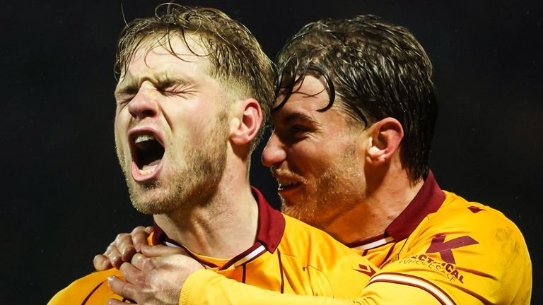 Celtic loanee Welsh denies Rangers as 10-man Motherwell strike late