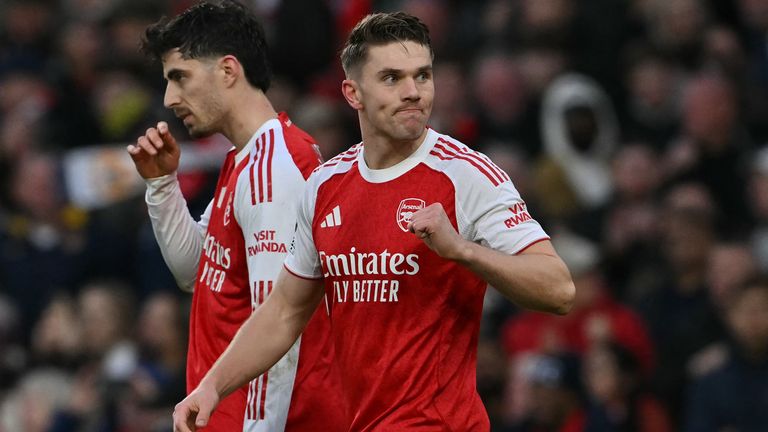 Arsenal's Swedish striker #14 Viktor Gyokeres celebrates after scoring their second goal 