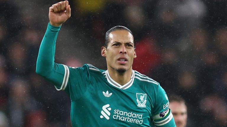 Van Dijk clinches Liverpool win to end Sunderland's unbeaten home run