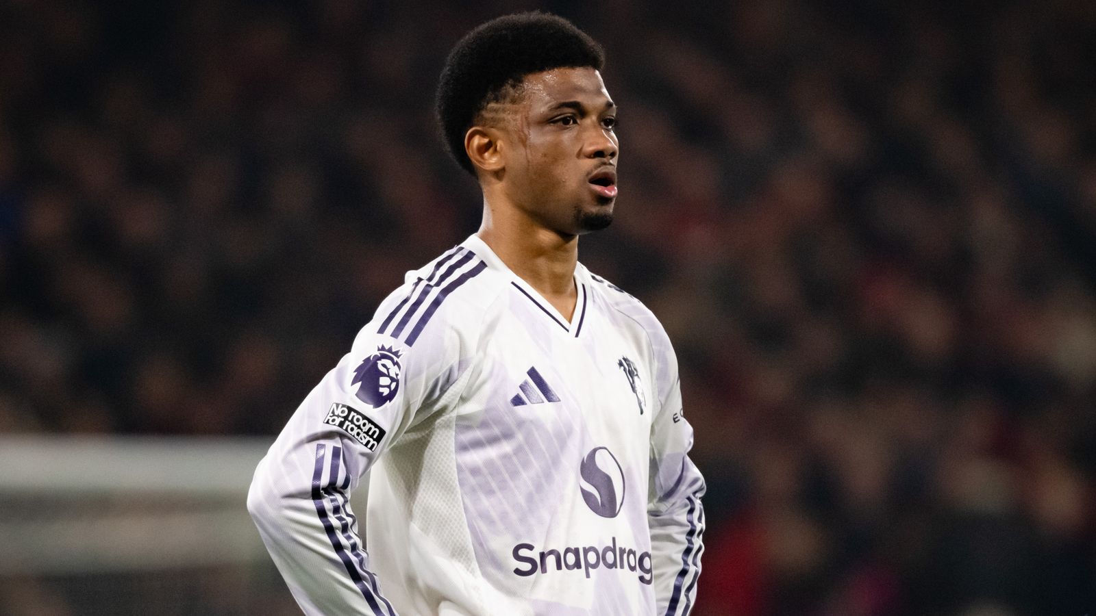 Amad Diallo nguy cơ bị Man United gạch t&ecirc;n, HLV Carrick chốt chi&ecirc;u mộ 'm&aacute;y chạy' Bundesliga